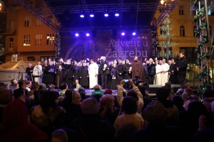 Redovnički band aid nastupio na Adventu u Zagrebu